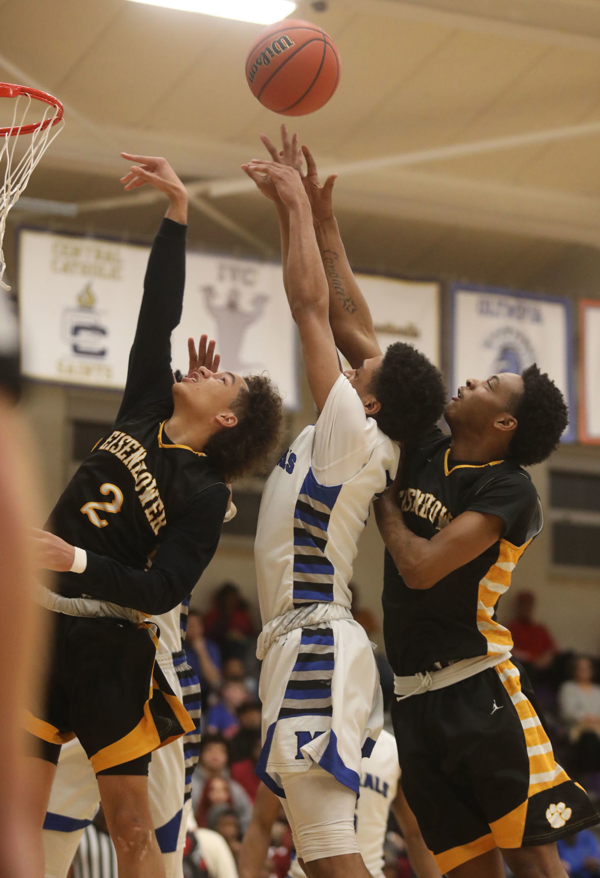 Eisenhower vs MacArthur boys basketball 19 2.25.19.jpg